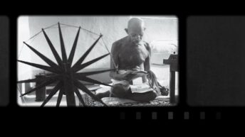 ۵. گاندی و چرخ نخ‌ریسی – مارگارت برک وایت